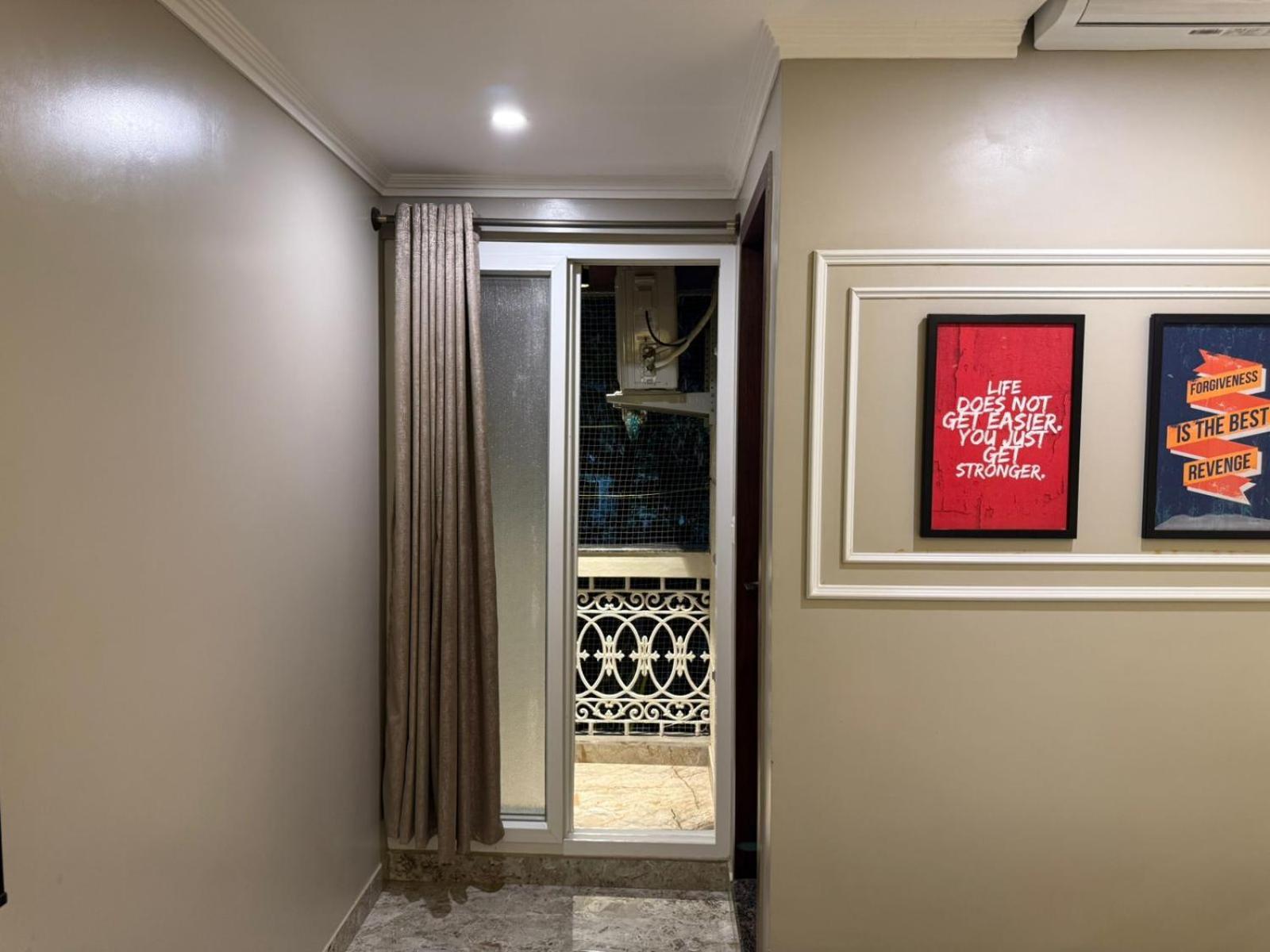 Hotel Lg Suites Bangalore Dış mekan fotoğraf