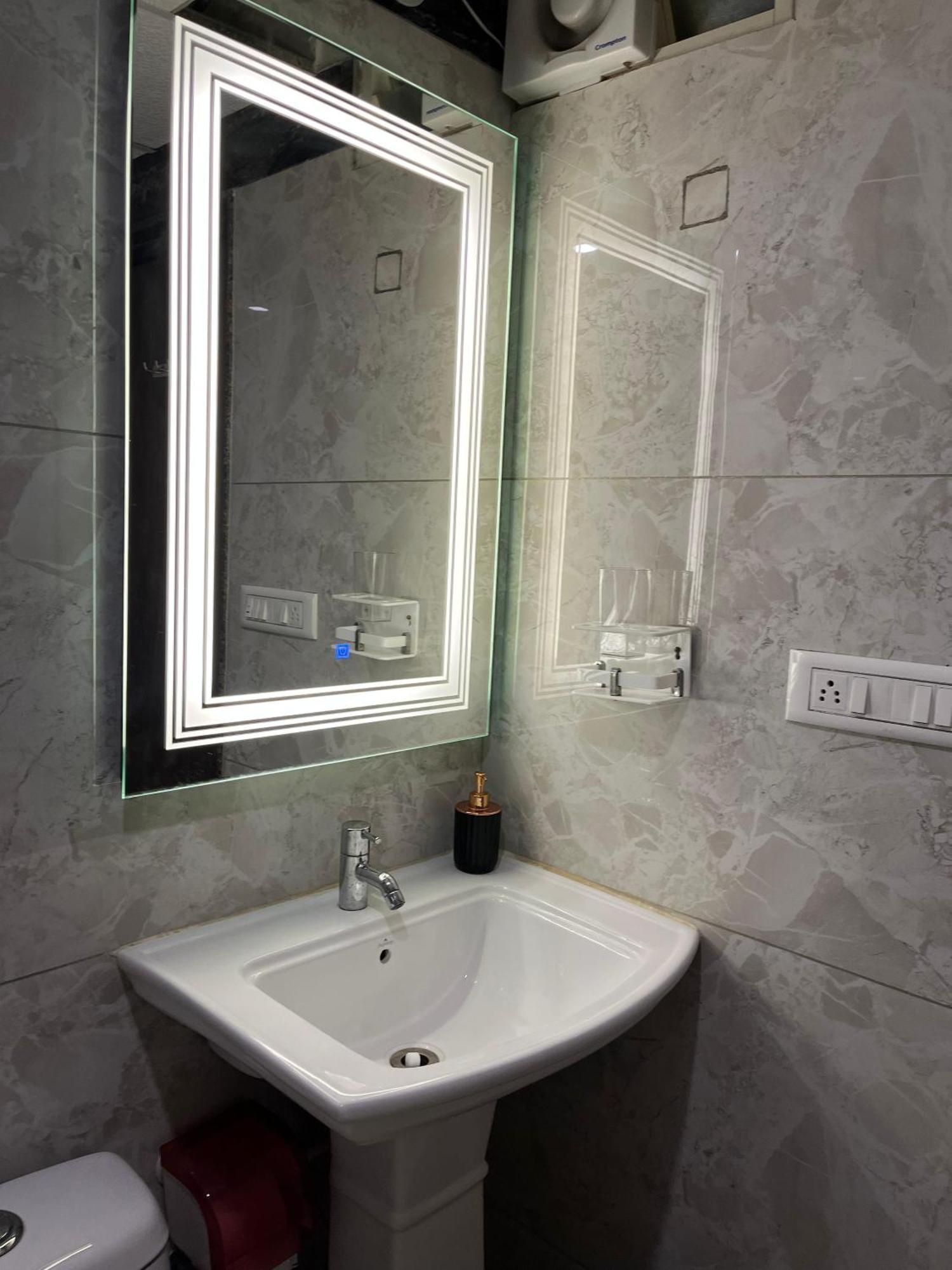 Hotel Lg Suites Bangalore Dış mekan fotoğraf