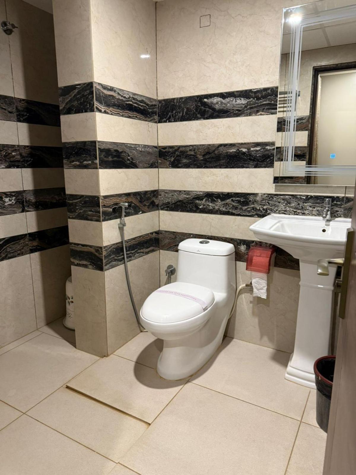 Hotel Lg Suites Bangalore Dış mekan fotoğraf